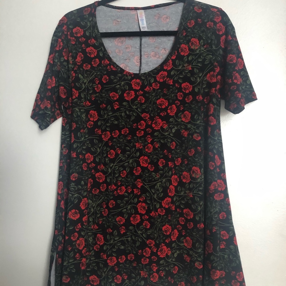 Rose patterned perfect T